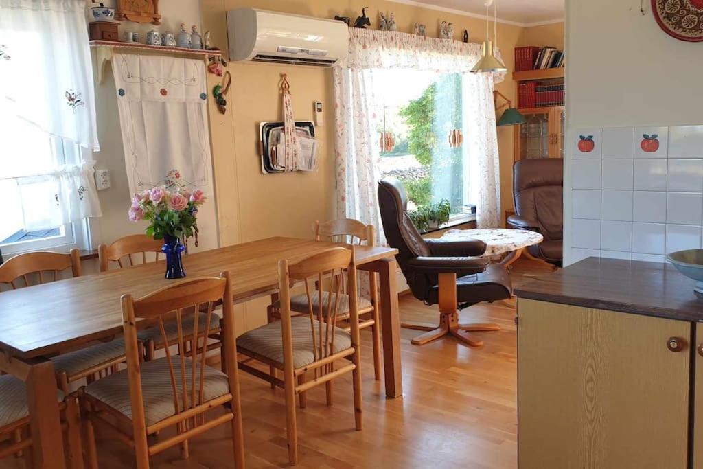 Traditional Farm House Located Close To Fjord Lyngseidet Екстериор снимка