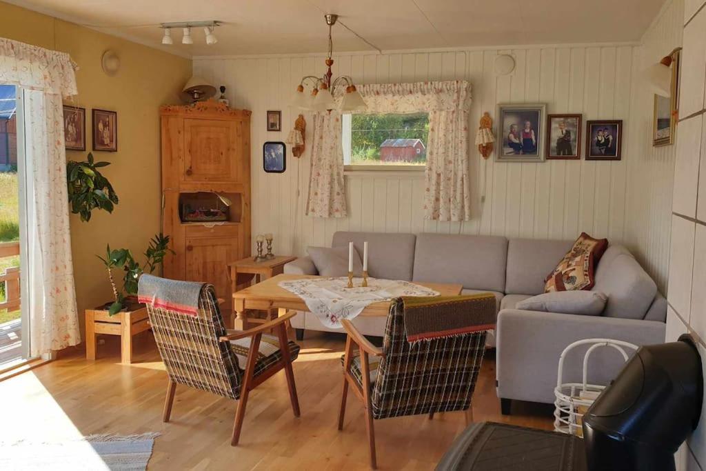 Traditional Farm House Located Close To Fjord Lyngseidet Екстериор снимка